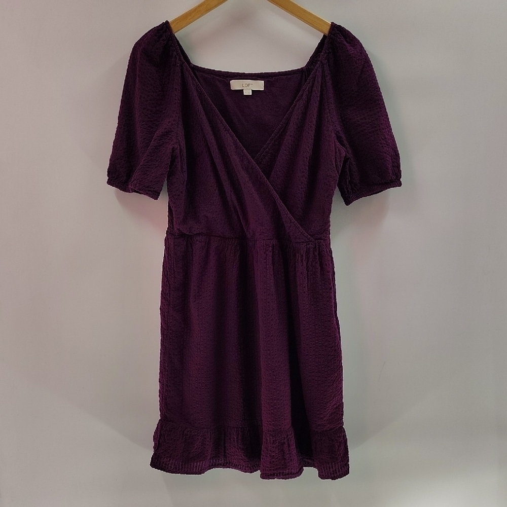 LOFT Faux Wrap Dress Size 10 Purple Textured Big Short Sleeve Lined
